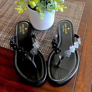 Kate Spade flip flop daisy sandals 8 NWOT